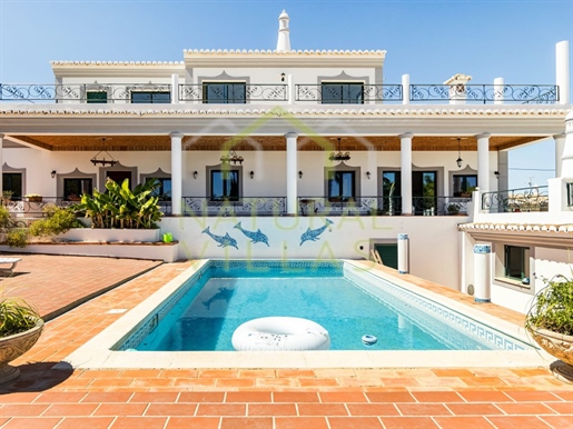 Stunning 4-Bedroom Independent Villa with Pool and Breathtaking Views in Parragil, Loulé, Algarve