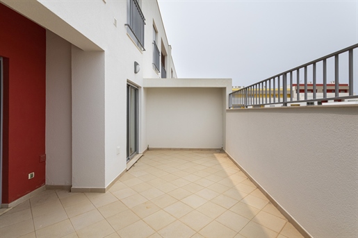 Apartamento T2 de rés-do-chão com logradouro de 25,29 m2 , 1