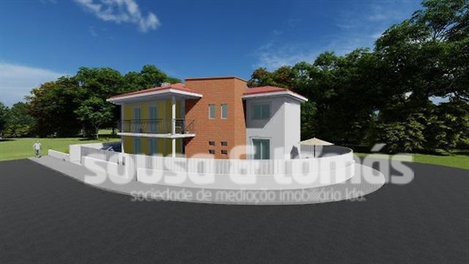Semi-Detached house T4 Sell in Marinha Grande,Marinha Grande