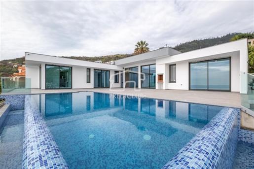 Brand new 3 bedroom villa in Calheta with superb views