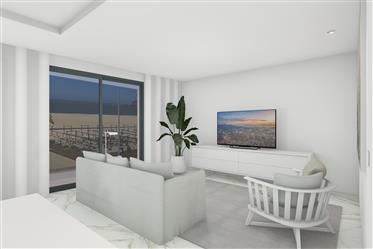 Nouvel appartement situé dans le bâtiment marginal sur la première ligne de la belle plage de Nazar