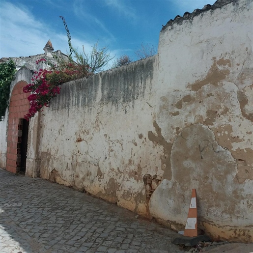 Manoir dans le centre historique de Pêra