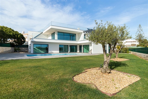 Luxurious villa in Ferragudo with a sea view