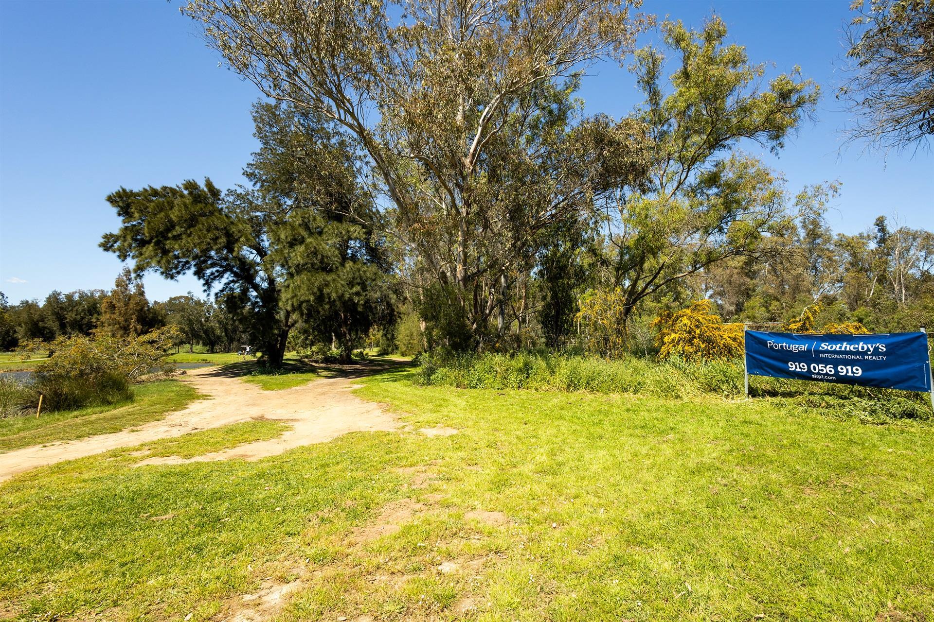 Terreno Urbano en Primera Línea de Golf