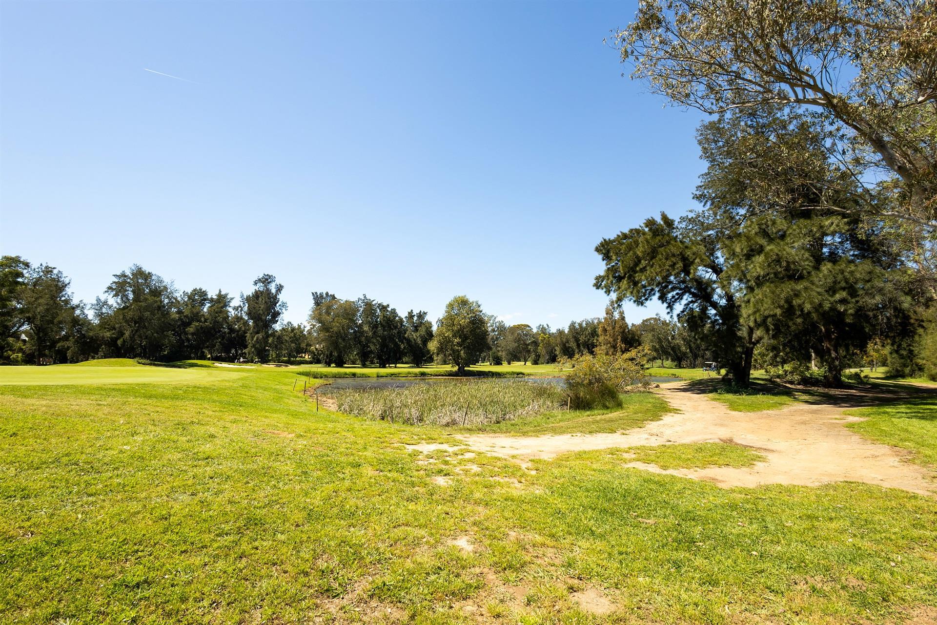 Terreno Urbano en Primera Línea de Golf