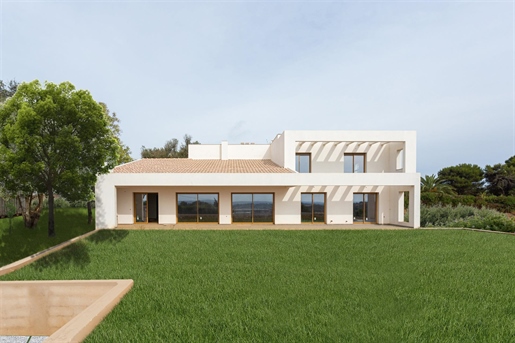 Exclusive villa in the heart of Alvor