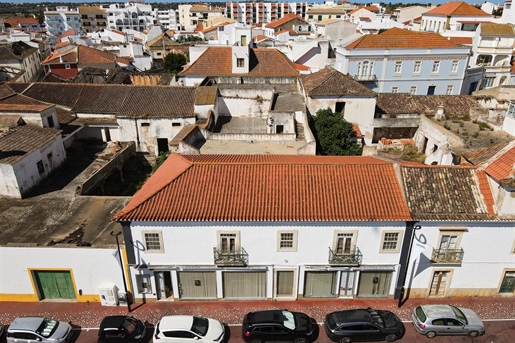 Edificio nueve habitaciones en el centro de Lagoa