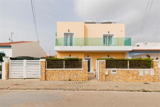 Modern six-bedroom villa in Sagres