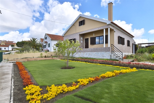 Fantastic single storey villa T3 + 2 on plot of 997m²: Living with