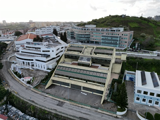 O Edifício Escritórios , situado em Alfragide 2555 m2