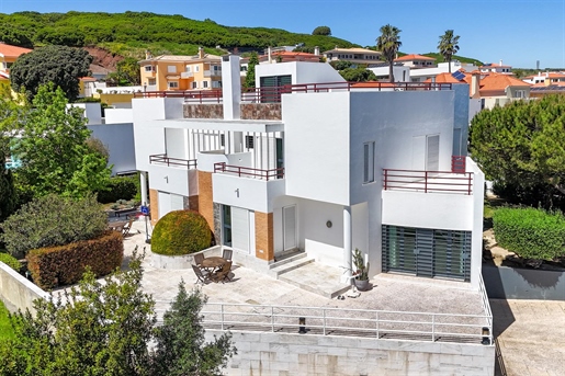 Contemporary Villa in Oeiras