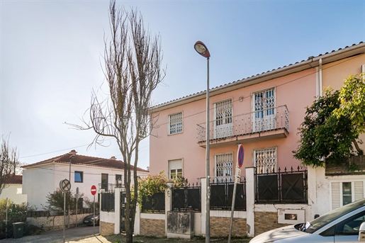 Vrijstaande woning 10 slaapkamers in Benfica, Lissabon
