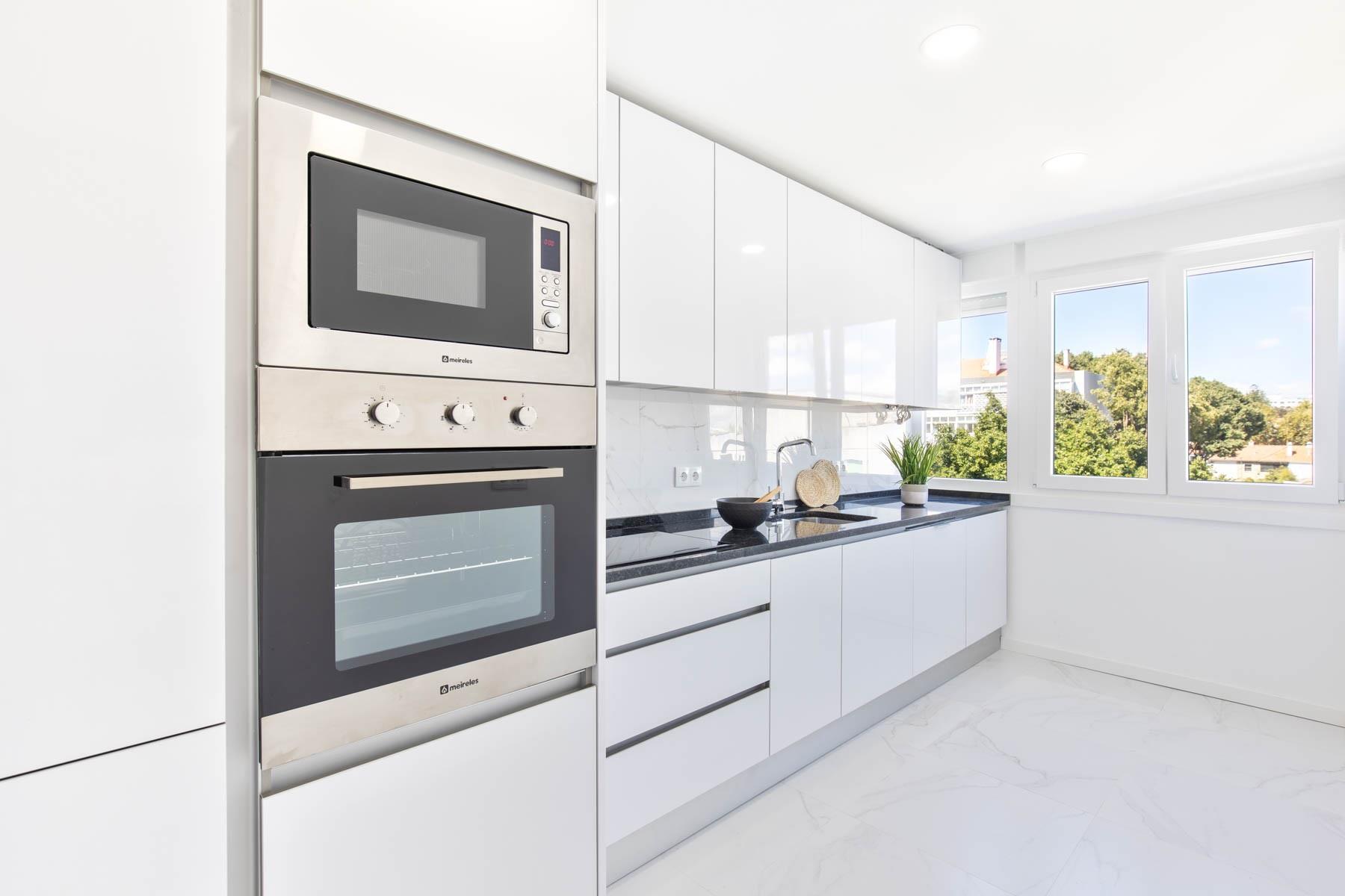 Apartamento T3 renovado y amueblado