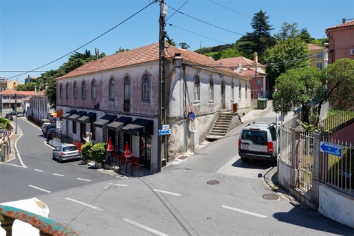 Casa apalaçada em S. Pedro de Sintra