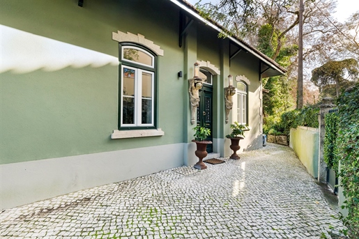 Romantic chalet in the historic center of Sintra