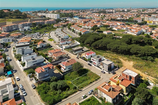Urban Plot in Estoril