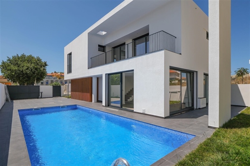 New Housing in Carcavelos