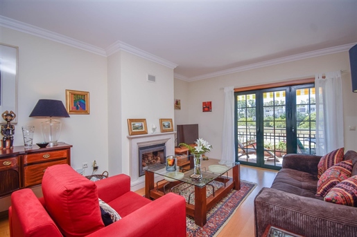 3-bedroom apartment with sea view in Carcavelos