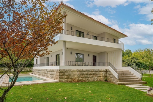 5 Bedroom House with Annex in Carcavelos