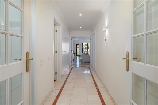 3 bedroom apartment with sea view in Estoril
