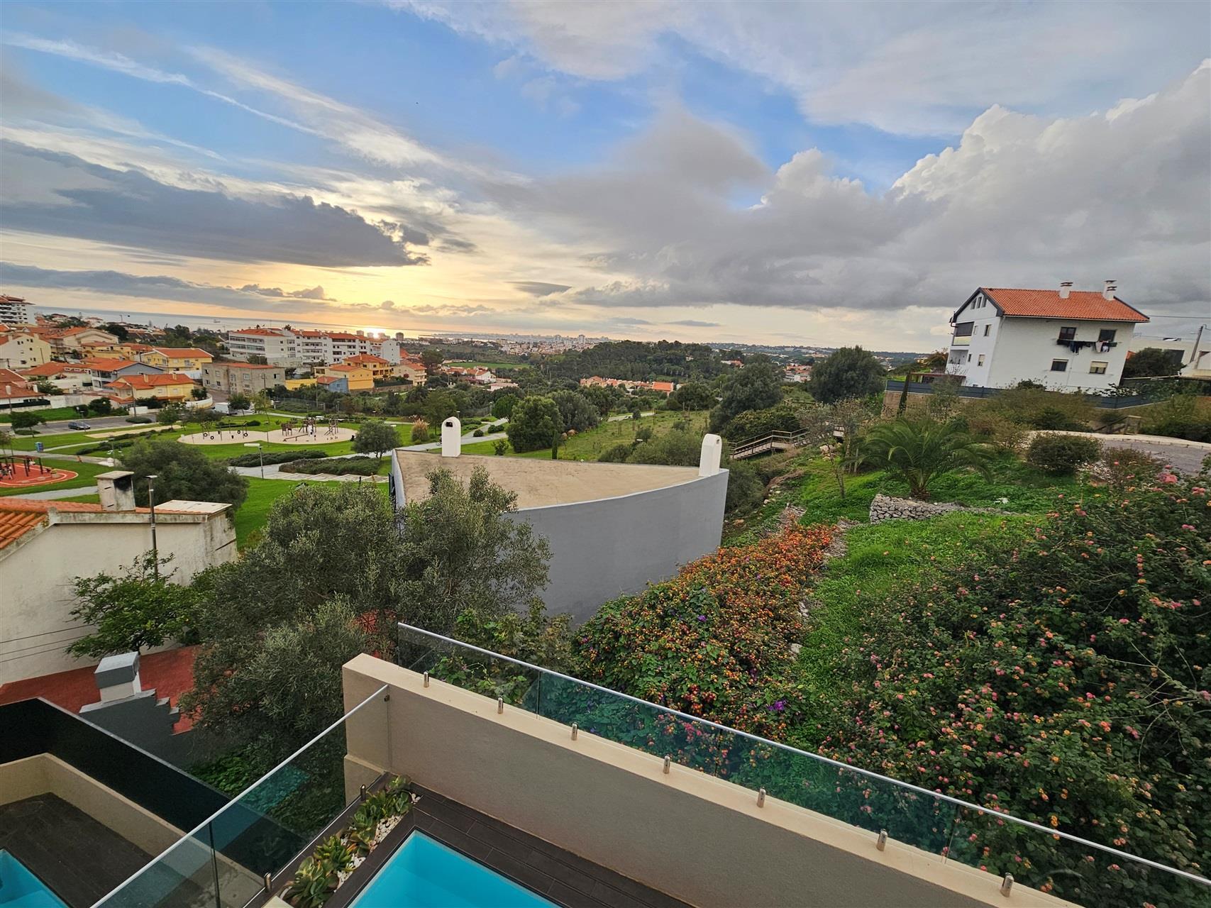 4 bedroom villa with swimming pool in Cascais