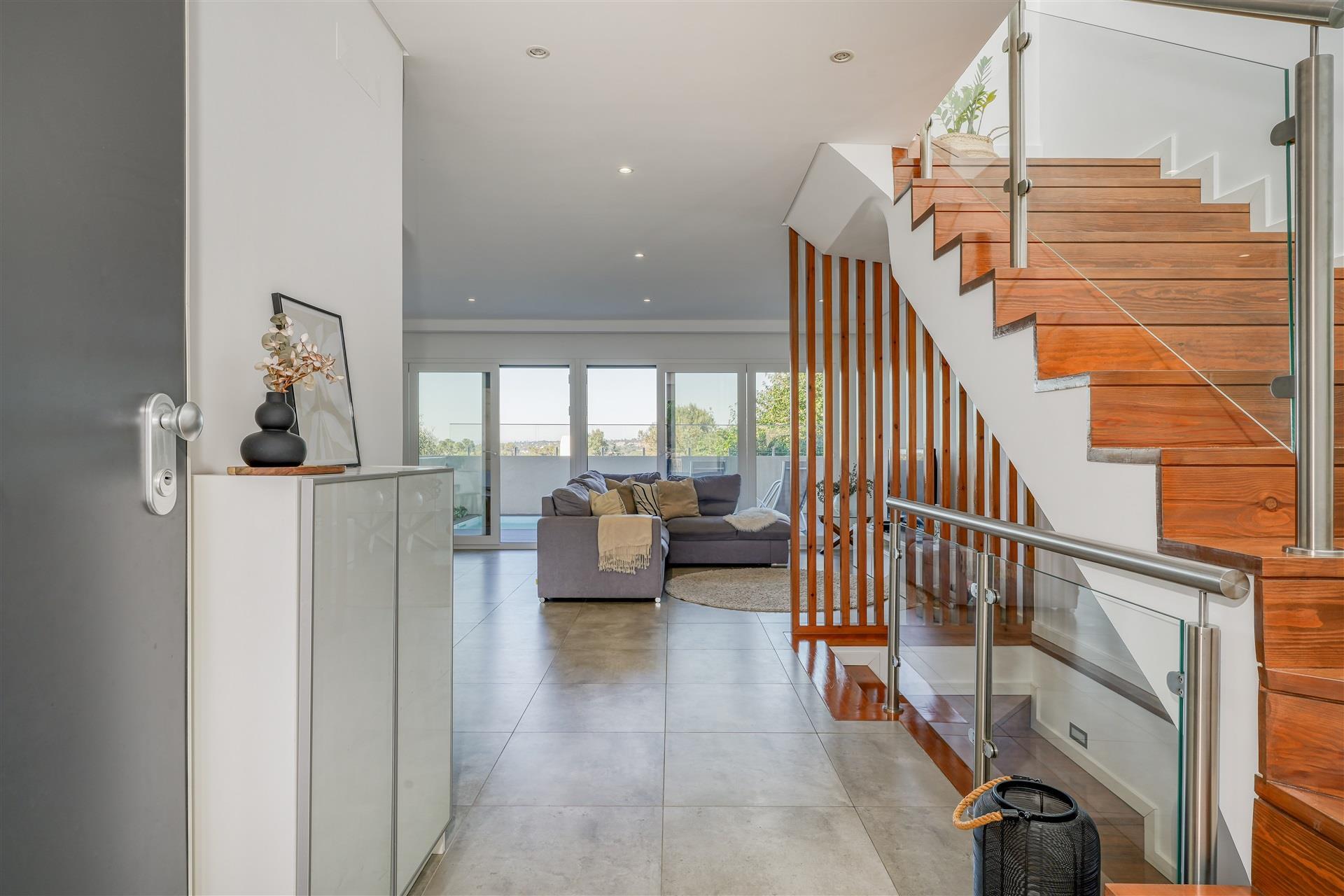 4 bedroom villa with swimming pool in Cascais
