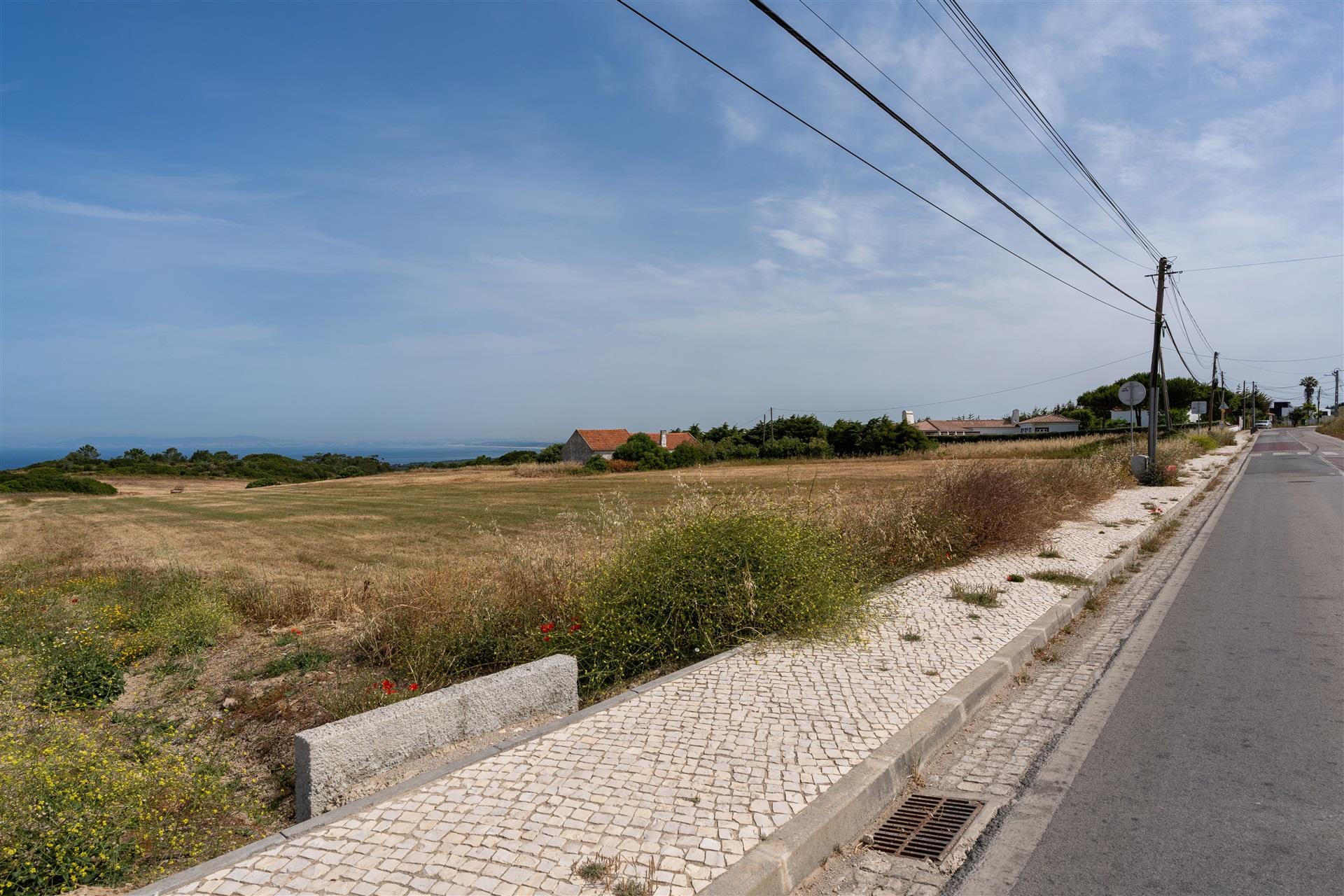 Terreno com Projeto para Casas Geminadas Sesimbra
