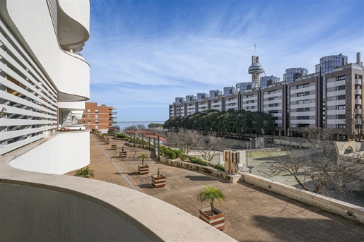T3 Duplex Condominium with Pool in Parque das Naçõ