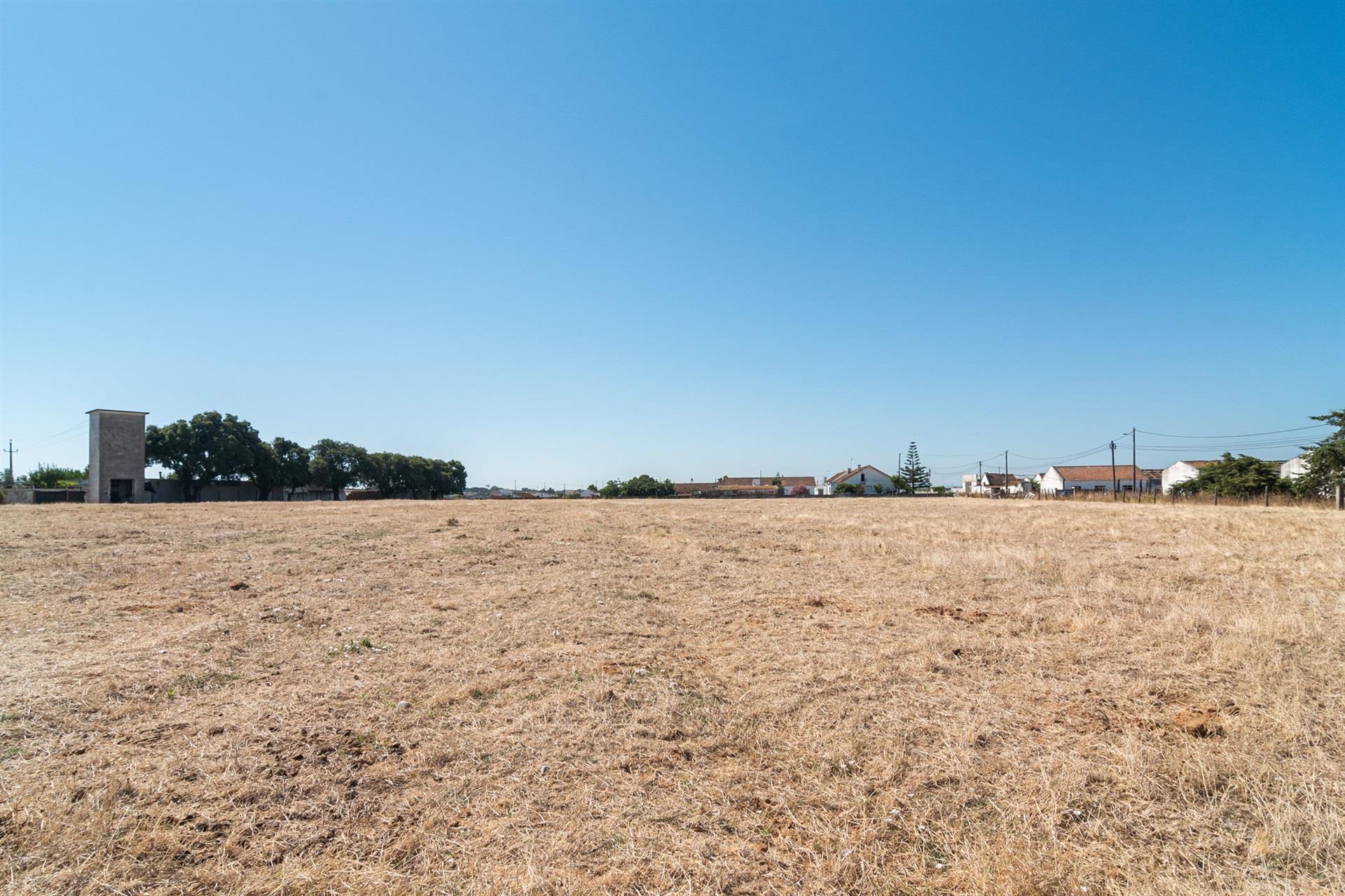 Land for villas or gated community in Alcochete