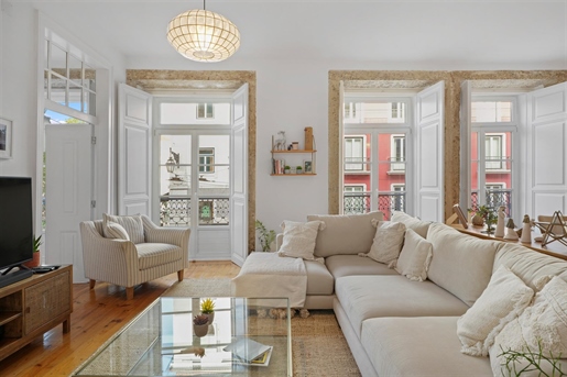 2-Bedroom apartment plus one in a charming buildin