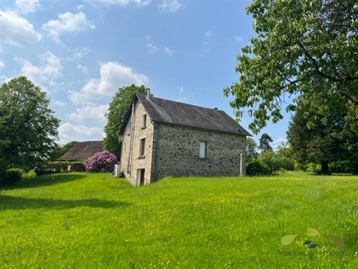 Exclusive to our agency. Beautifully renovated country house with barns and outbuildings on 3 acres
