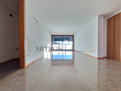 Apartment Floor Dwelling T2 Sell in Serzedelo,Guimarães