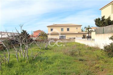 Plot with 830m2 for construction of a detached house, in Pêra