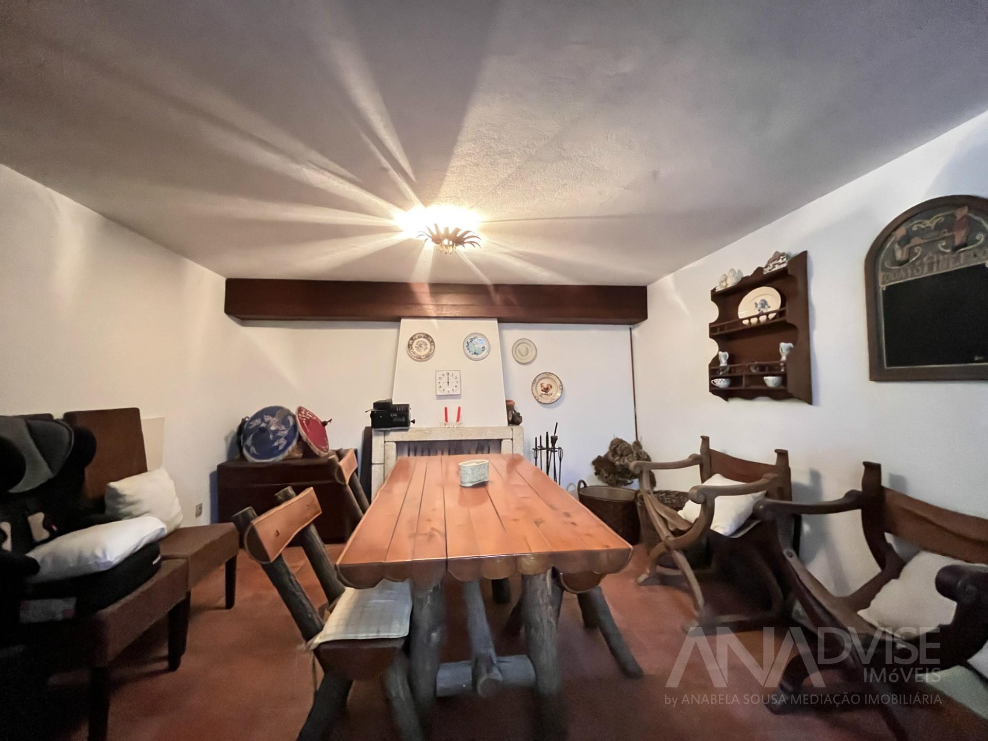 Semi-Detached house T5 Sell in Viseu,Viseu
