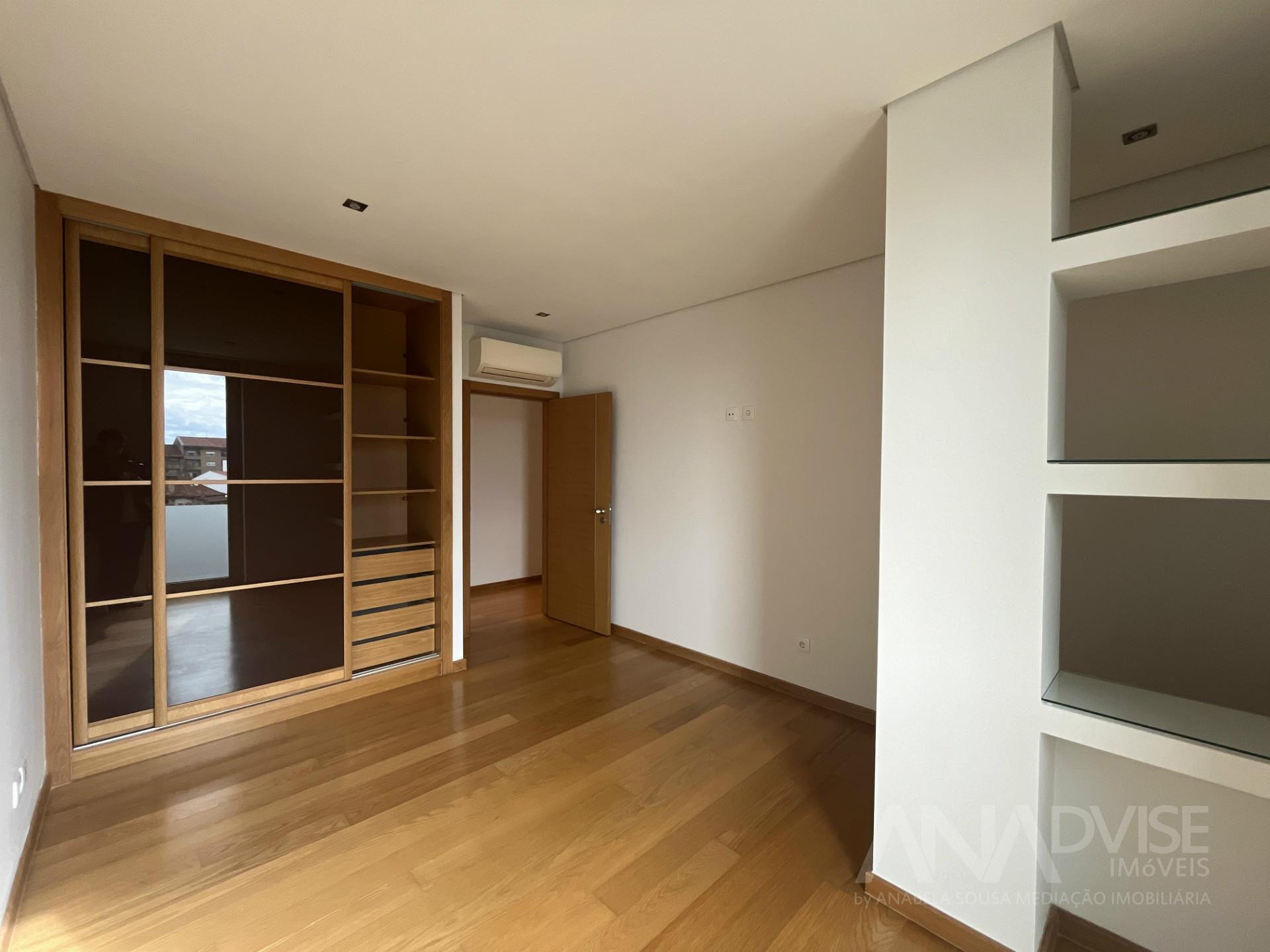 Flat T4 Sell in Viseu,Viseu