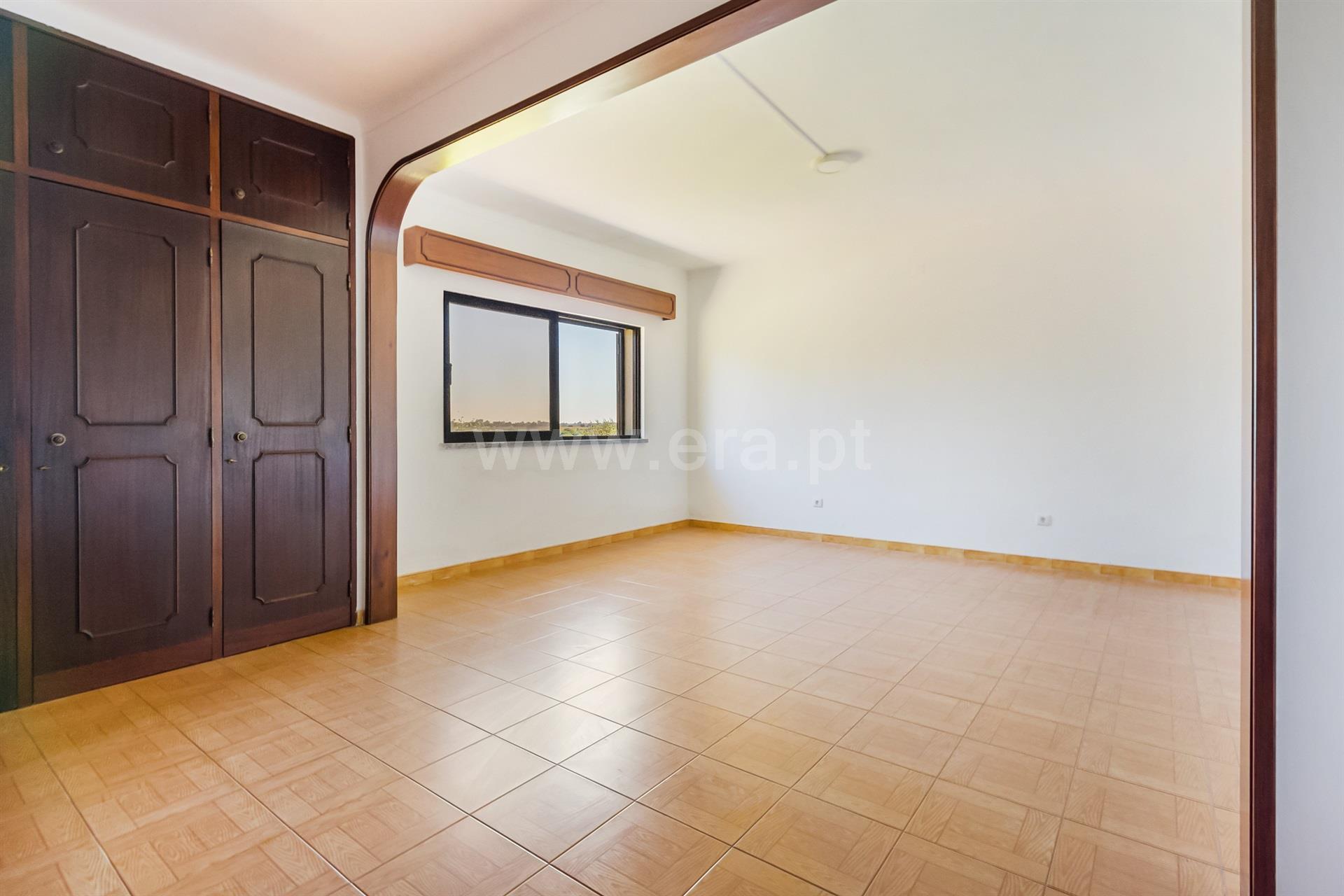 Farmhouse 9 bedrooms