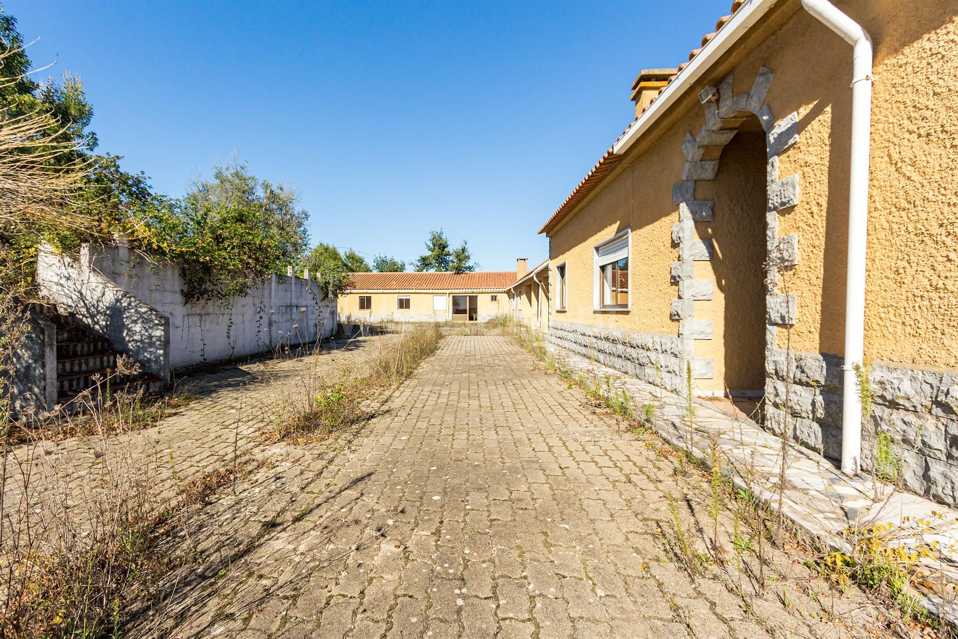 Farmhouse 9 bedrooms