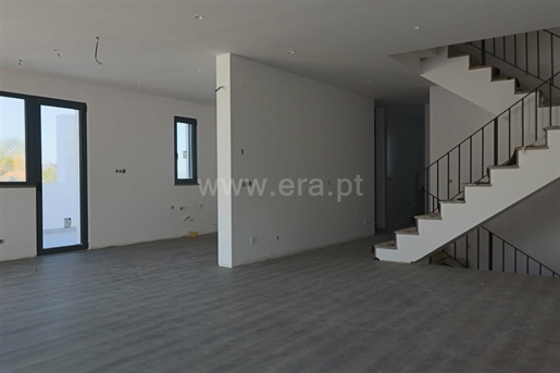 Nouvelle maison de 4 chambres - Gambelas, Faro