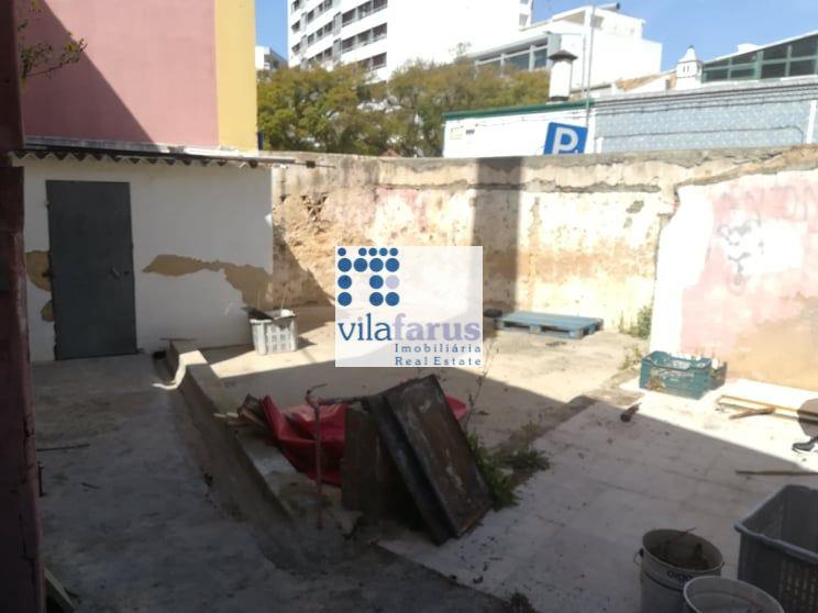 Compra: Vivenda (8005)