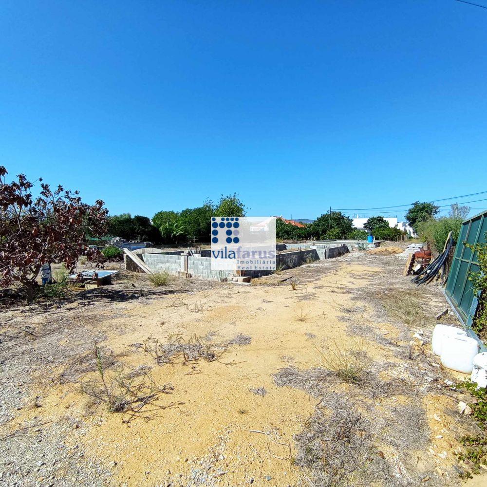 Plot of land with 1,900m2 in the Patacão area (Faro).