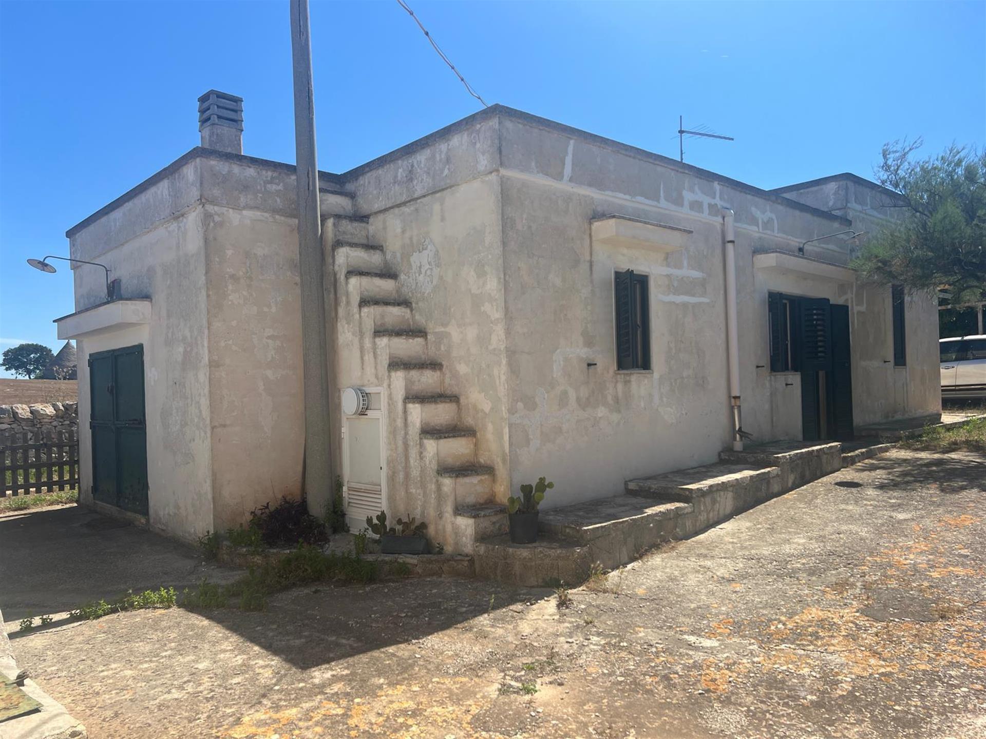 Complejo Trulli y casa en venta 