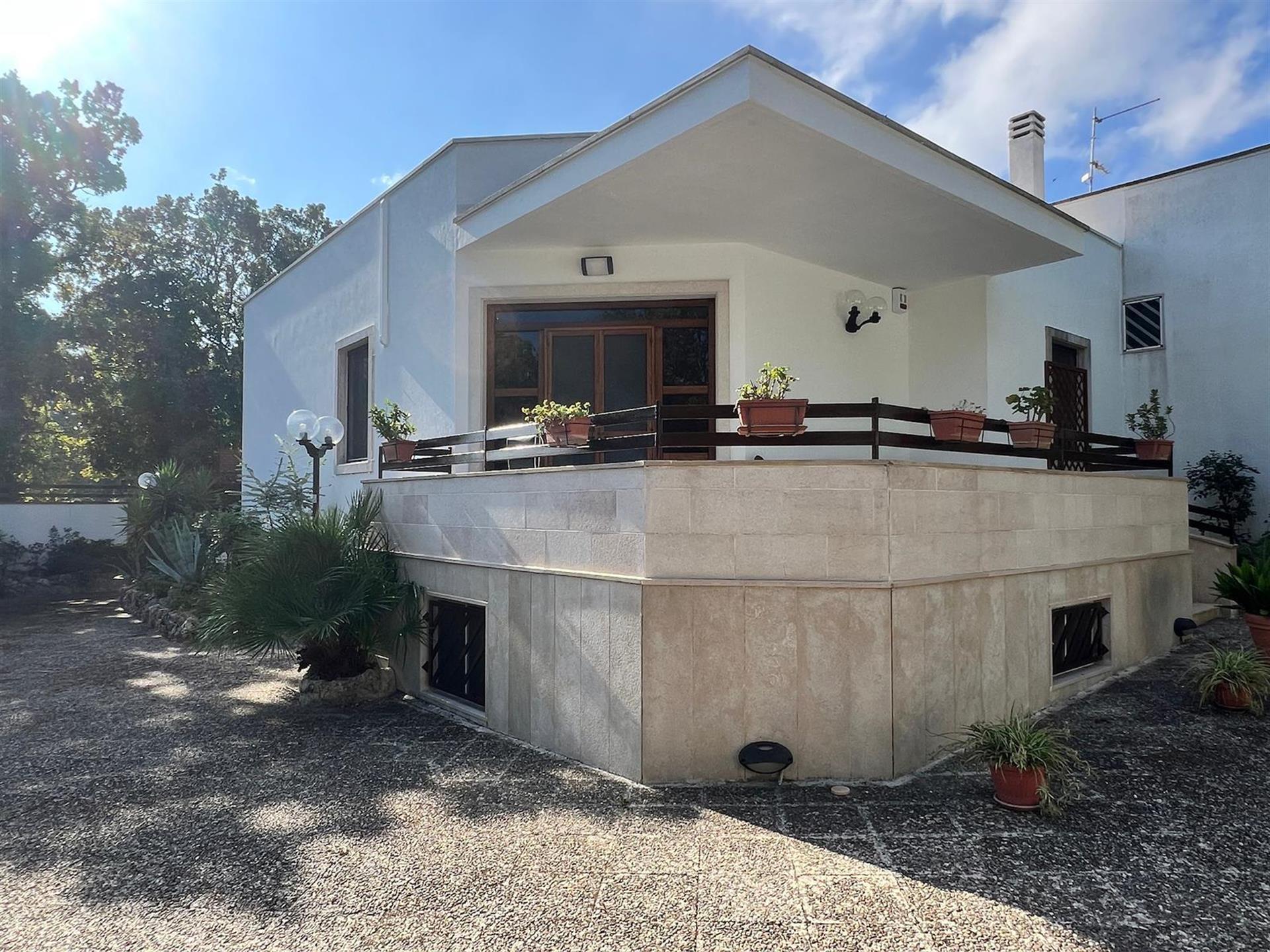 Vendesi bella villa alla Selva di Fasano
