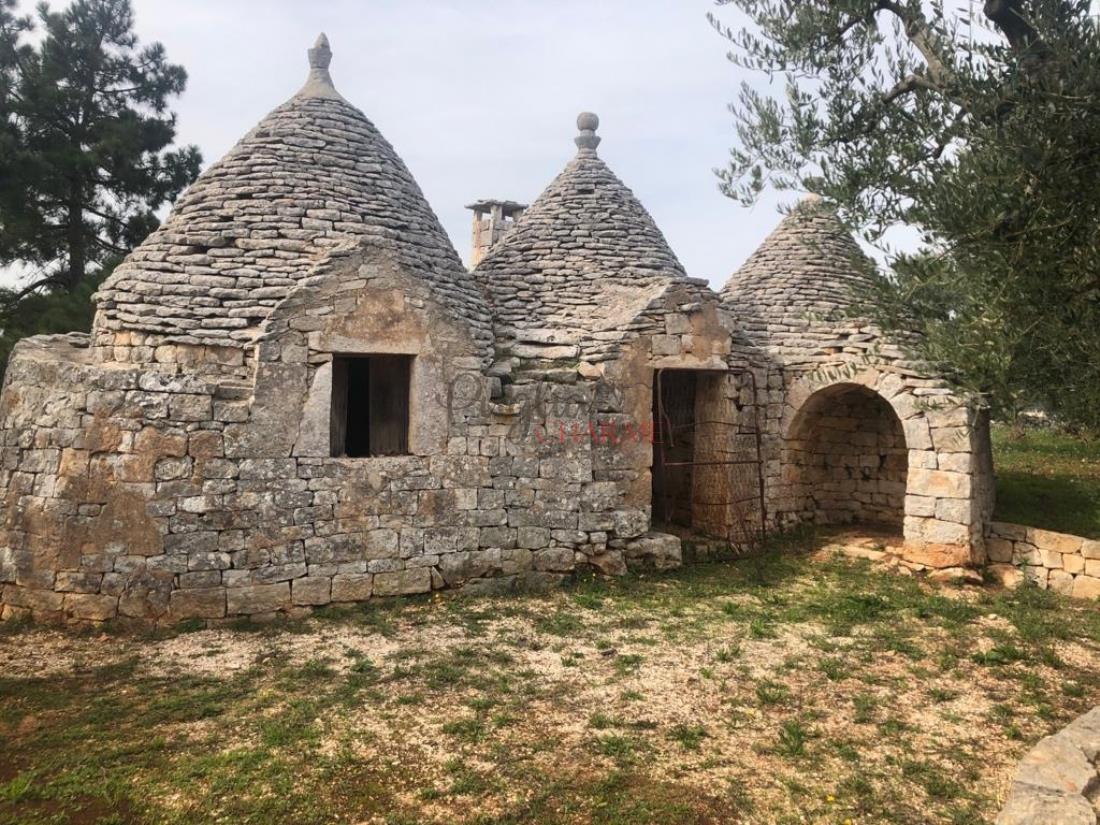 Trulli complex for sale to be renovated