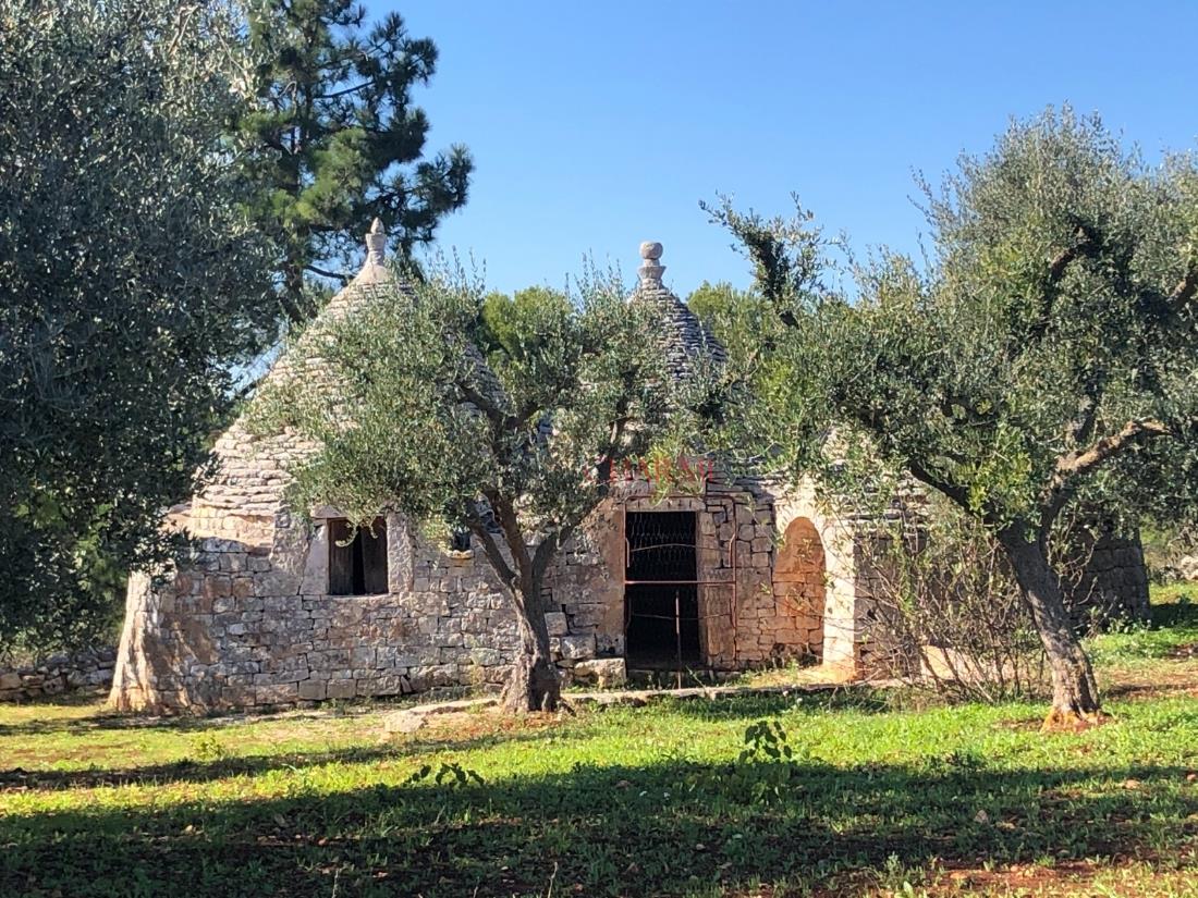 Trulli complex for sale to be renovated