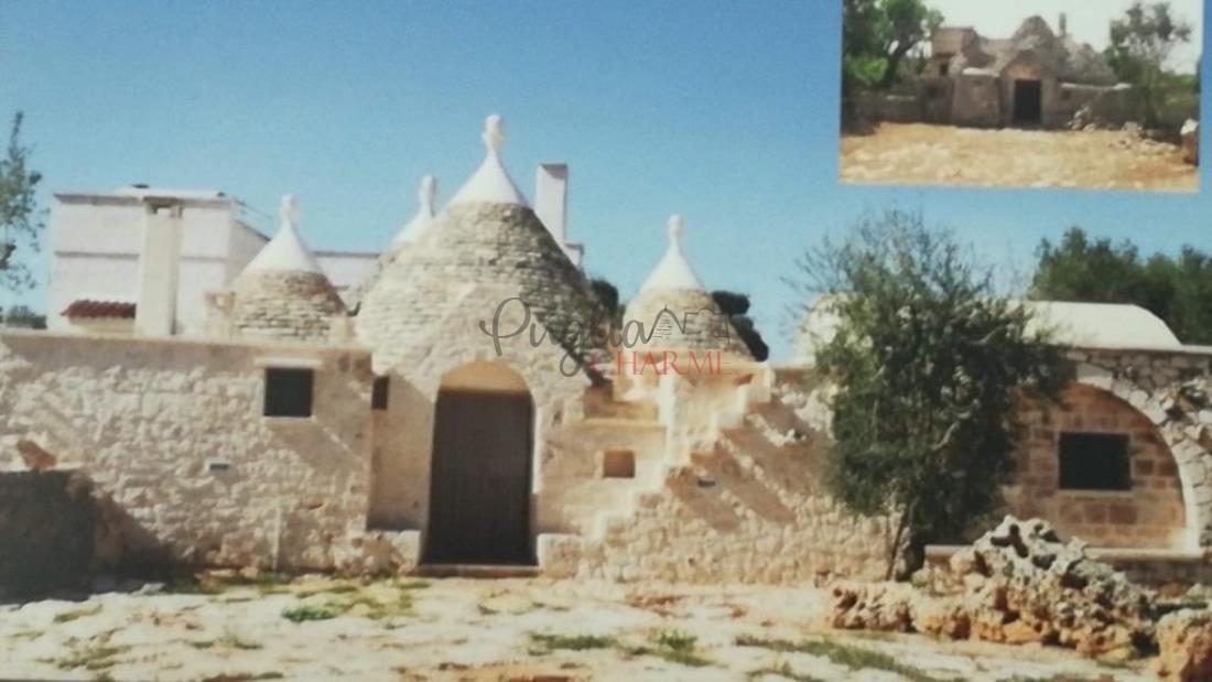Beautiful complex of lamia and trulli for sale