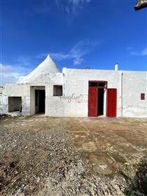 For sale beautiful trullo with lamia to be restored