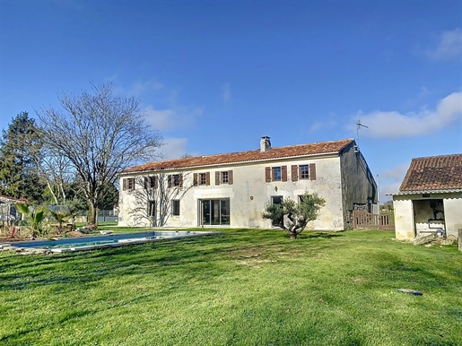 Charentais Stone House with Pool and Garden - South of Saintes