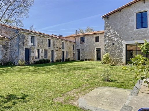 Charming Renovated Property in the Heart of Nieulle-sur-Seudre