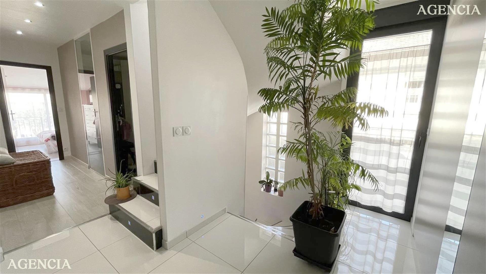 Compra: Vivenda (77340)