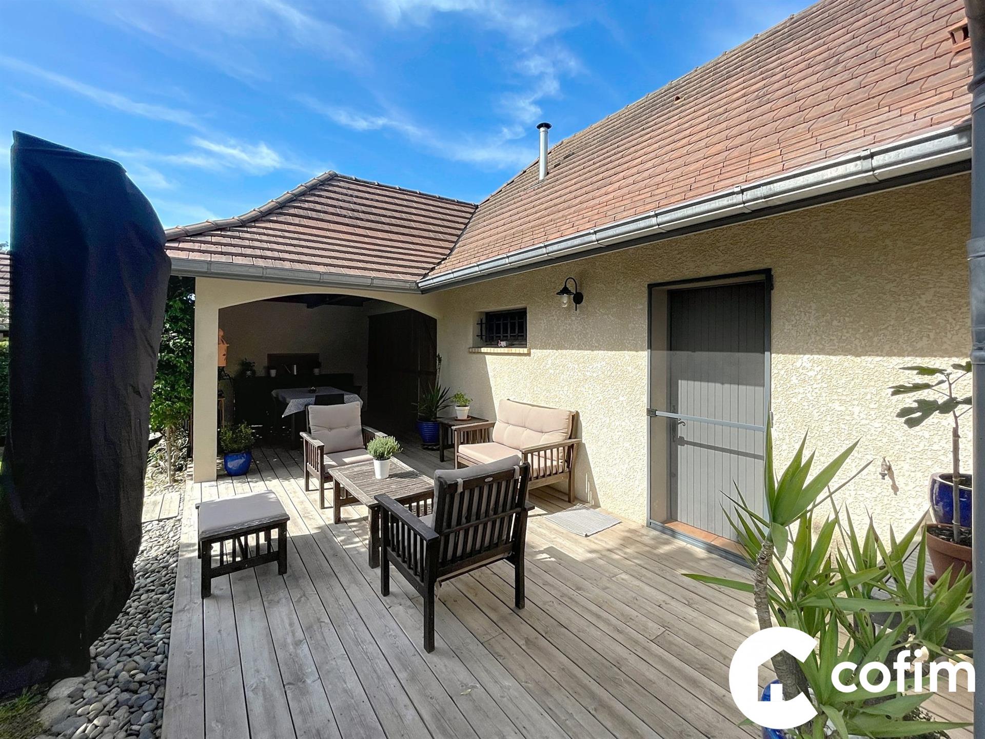 4 bedroom house with land of 1100m² Lescar